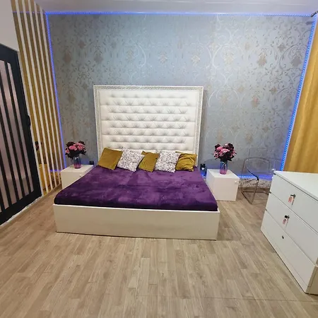 Lust Homestay *