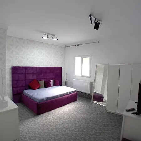 Lust Homestay *